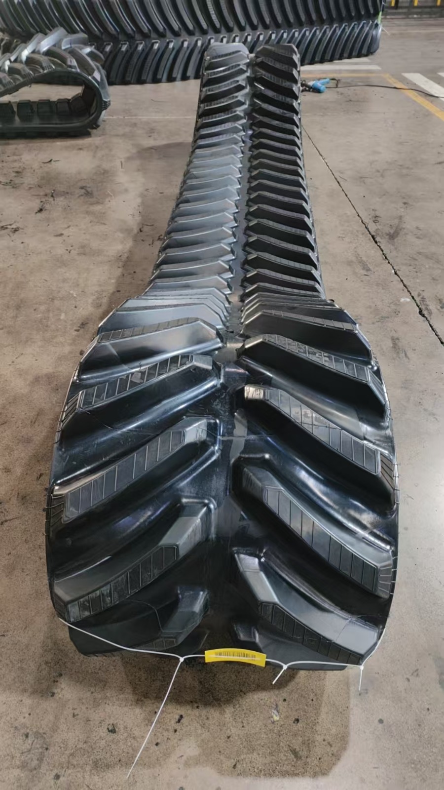 Rubberbande vir AGCO MT755 635* 152.4 *58 Wrywingtipe Aflewering aan Litaue 563760D1 581851D1